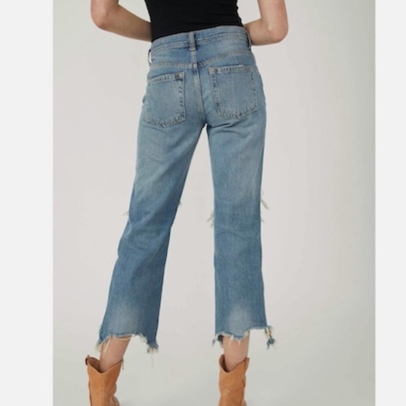 We The Free People Maggie Ripped Crop Straight Leg Light Wash Size 30 - Picture 3 of 16